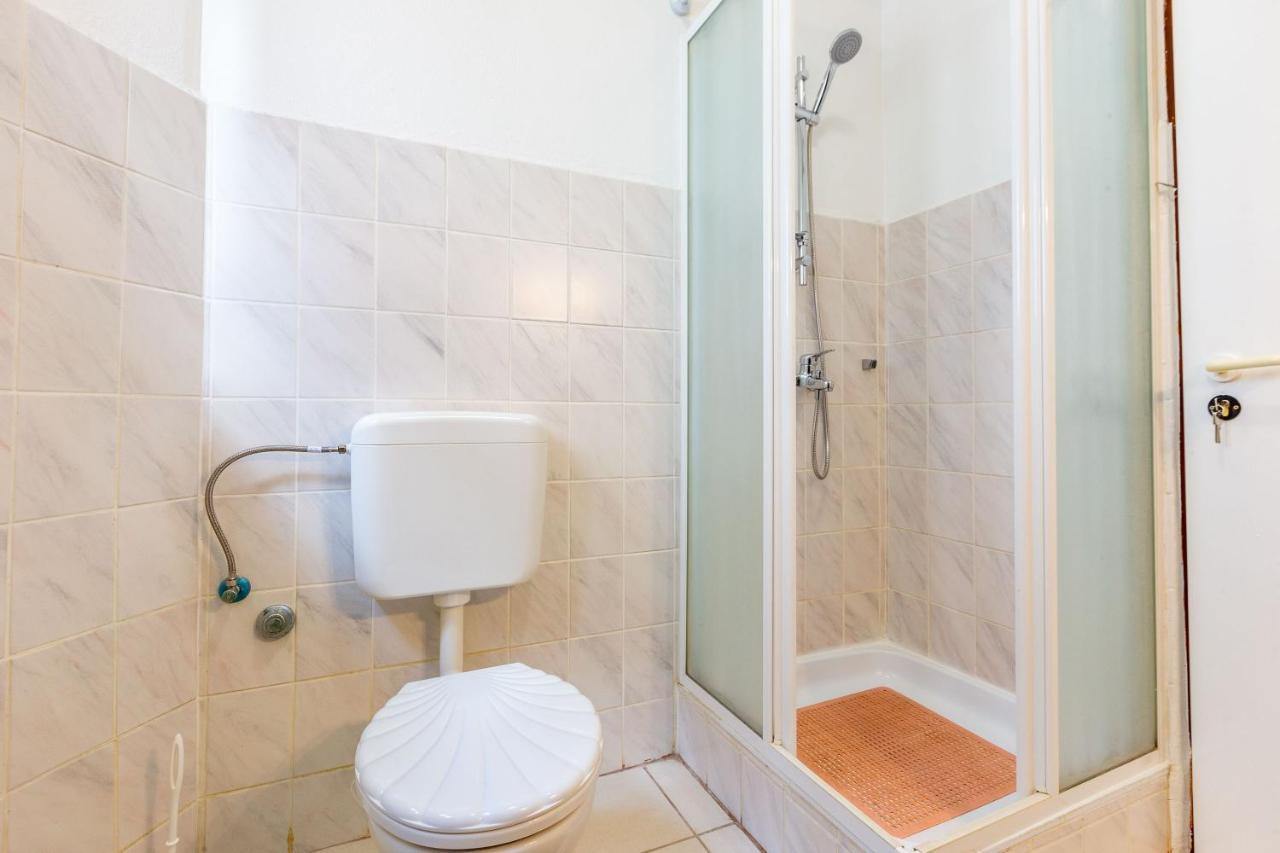 Mare-More Studio W Balcony And Beach Front And View Zadar Exterior foto