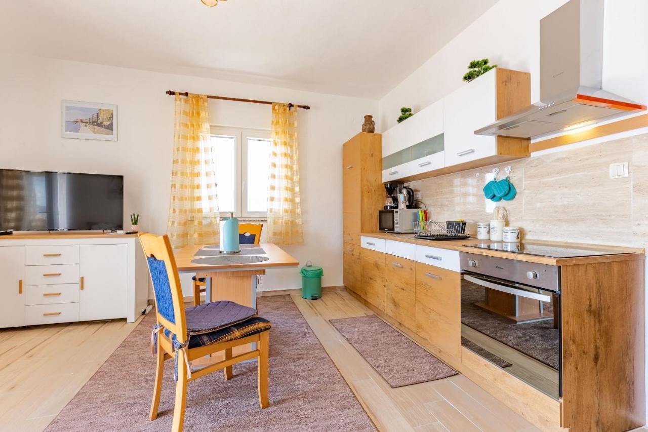 Mare-More Studio W Balcony And Beach Front And View Zadar Exterior foto
